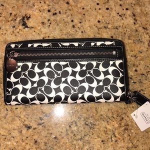 Coach wallet / wristlet WITH tags!!
